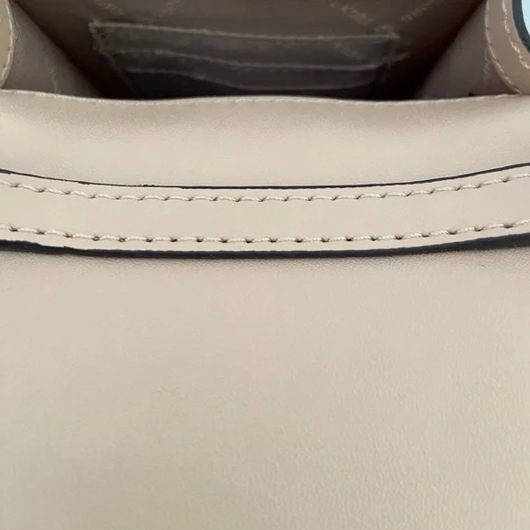 MICHAEL KORS
Carmen Small Color-Block Faux Leather Phone Crossbody Bag - Picture 7 of 9